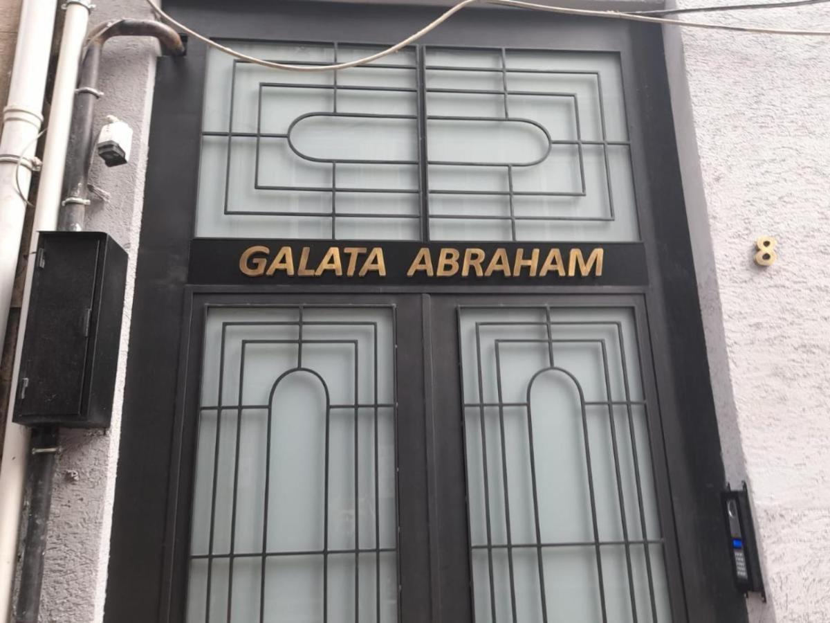By Abraham Galata דירה *